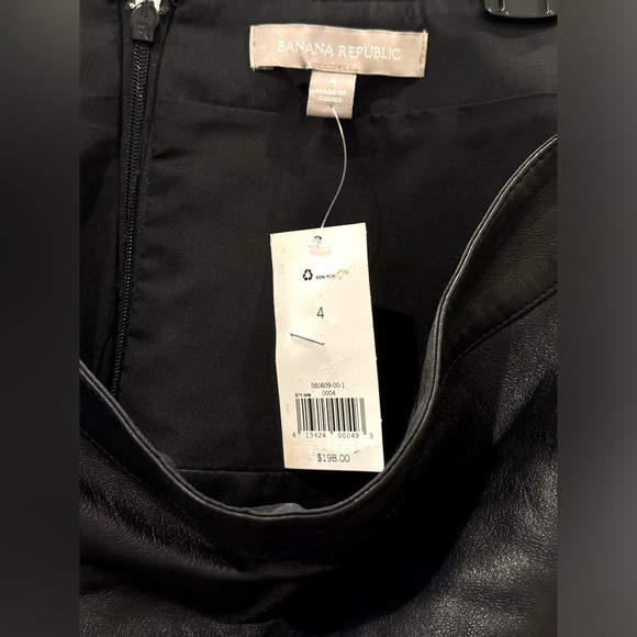 BANANA REPUBLIC Leather Skirt - Picture 3 of 5